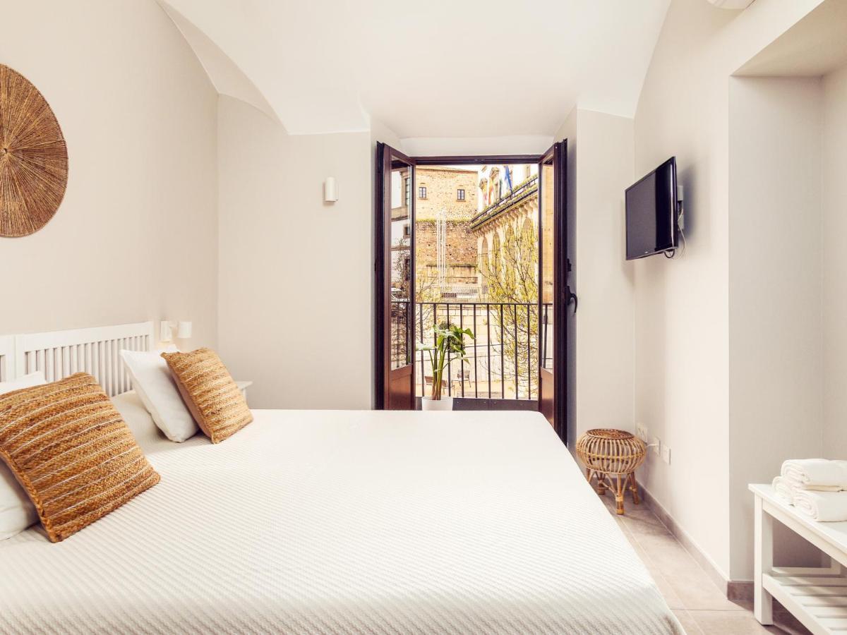 Apartamentos Plaza Mayor 35 Caces Extérieur photo