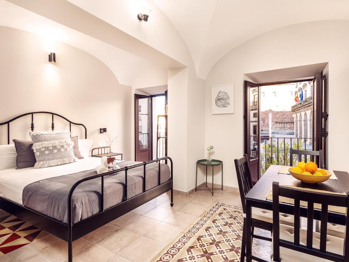 Apartamentos Plaza Mayor 35 Caces Extérieur photo