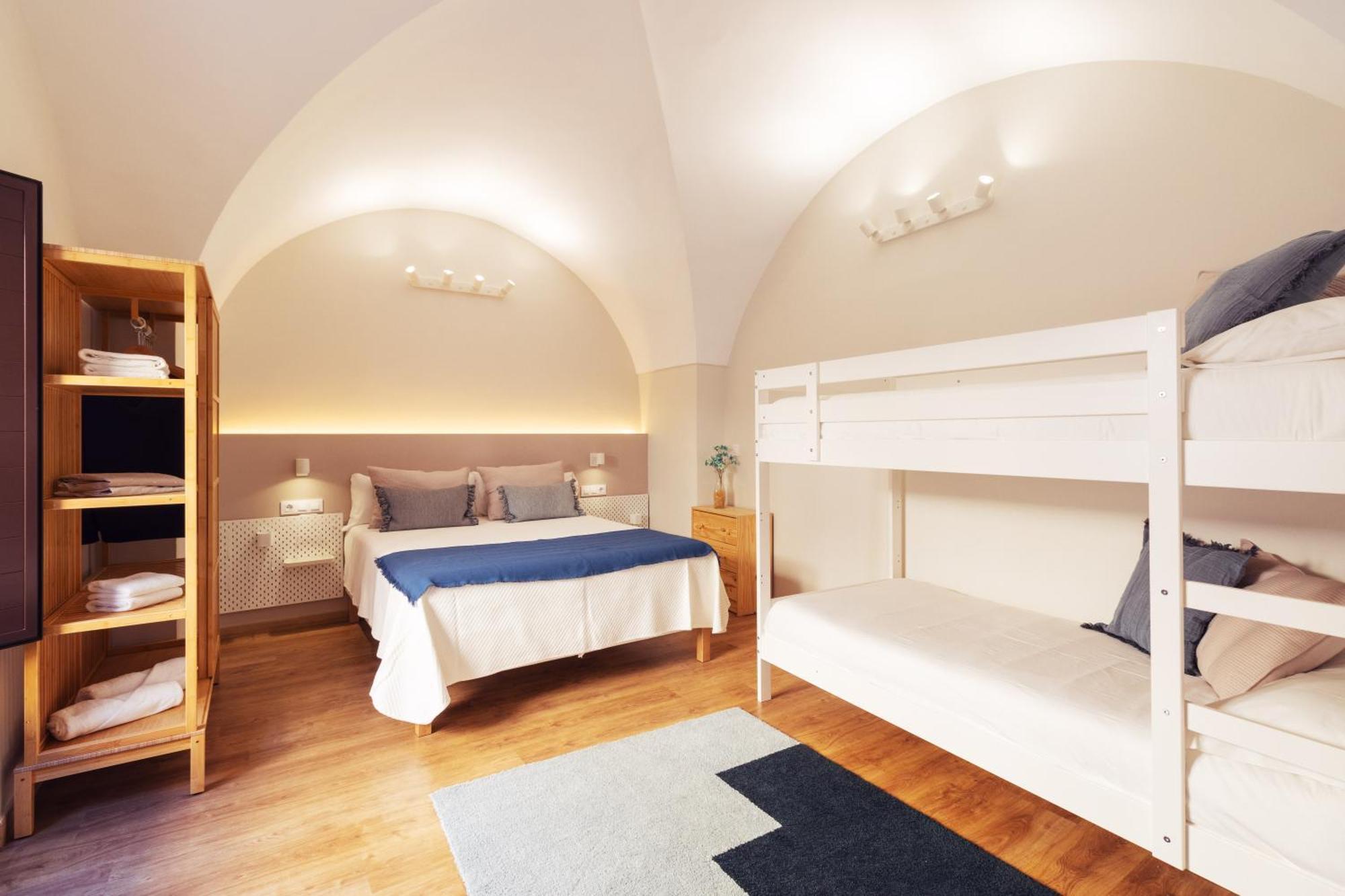 Apartamentos Plaza Mayor 35 Caces Extérieur photo