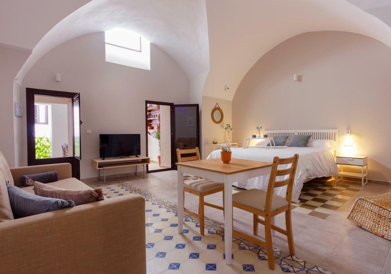 Apartamentos Plaza Mayor 35 Caces Extérieur photo